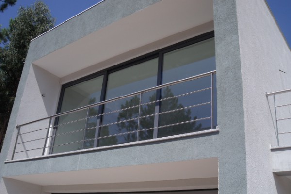 gradeamentos-inox-varandas-01EF8F15A8-B63A-4BE1-8069-5EB5CEEB34D7.jpg