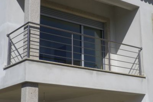 gradeamentos-inox-varandas-02DF3B3FED-339E-4A80-9DA5-1DF45335AAED.jpg